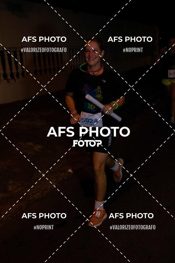 Achetez vos photos de l'vnementNeon Night Run 2019 - Belo Horizonte sur Fotop