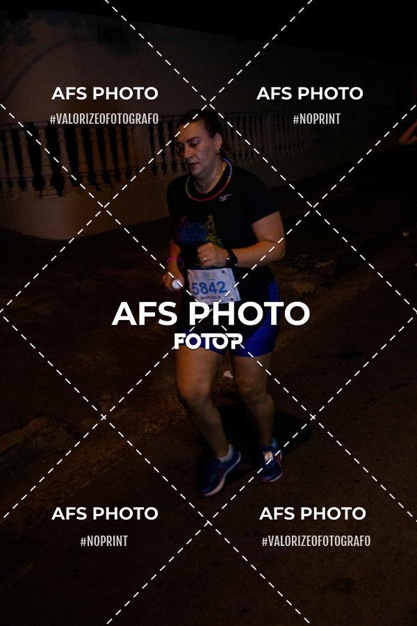 Achetez vos photos de l'vnementNeon Night Run 2019 - Belo Horizonte sur Fotop