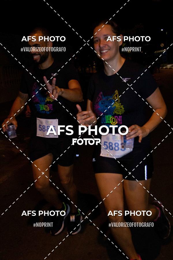 Compra tus fotos del eventoNeon Night Run 2019 - Belo Horizonte En Fotop