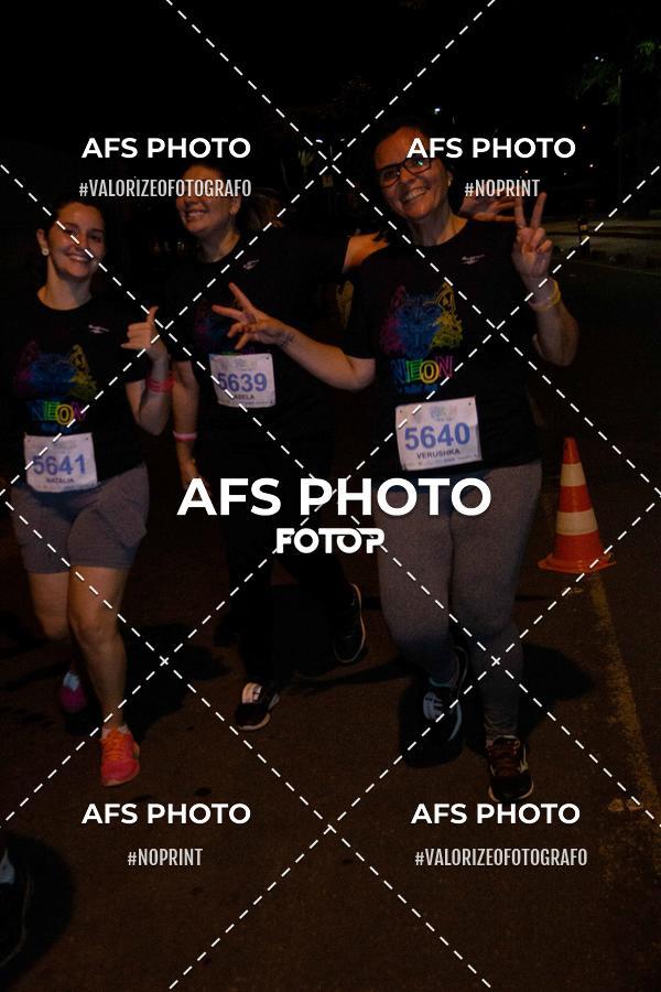 Compra tus fotos del eventoNeon Night Run 2019 - Belo Horizonte En Fotop