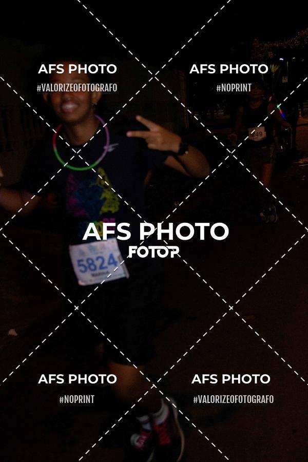 Achetez vos photos de l'vnementNeon Night Run 2019 - Belo Horizonte sur Fotop