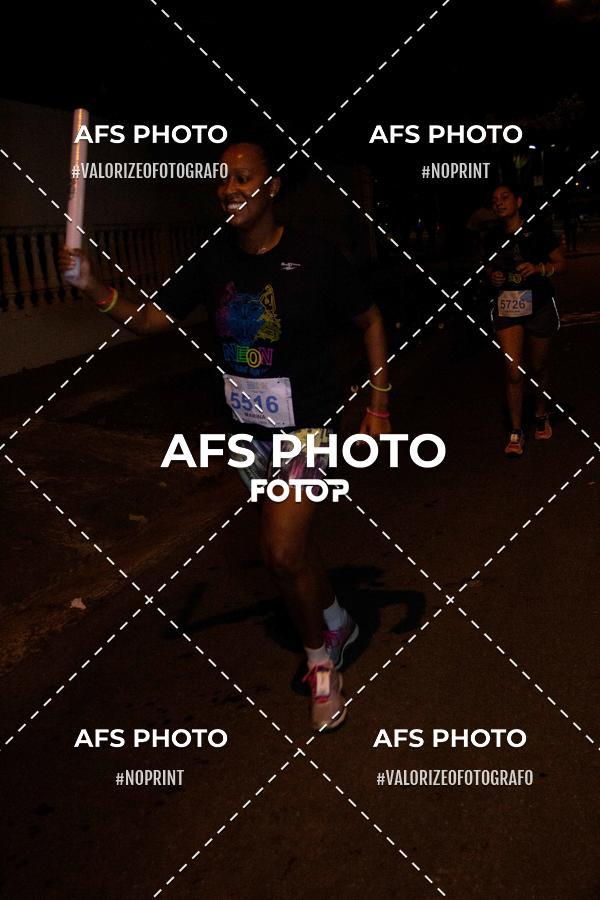 Achetez vos photos de l'vnementNeon Night Run 2019 - Belo Horizonte sur Fotop