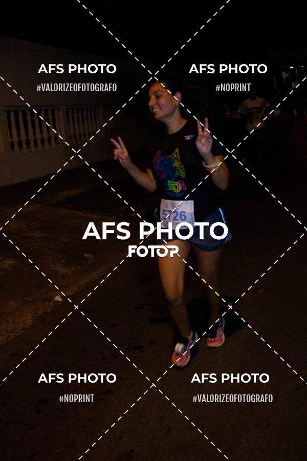 Achetez vos photos de l'vnementNeon Night Run 2019 - Belo Horizonte sur Fotop