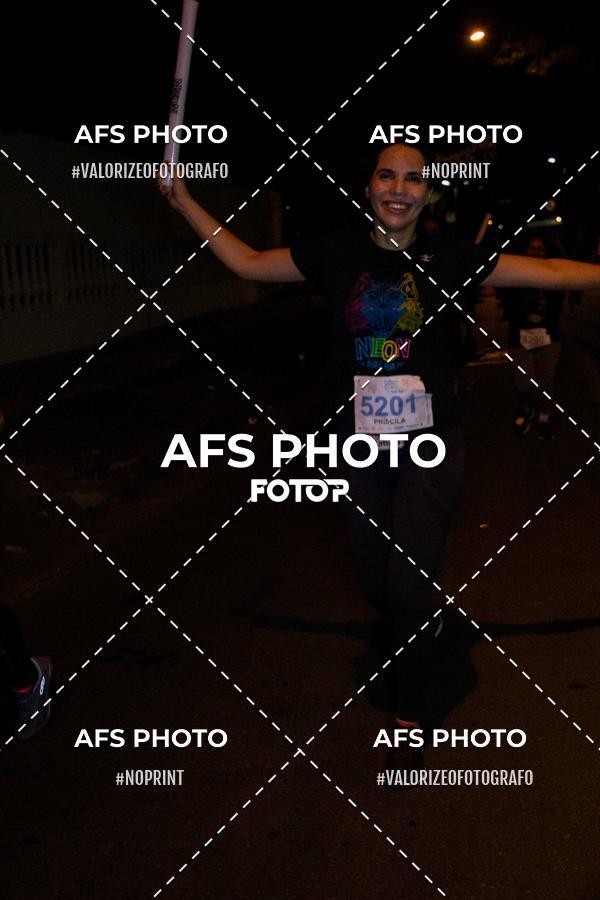 Achetez vos photos de l'vnementNeon Night Run 2019 - Belo Horizonte sur Fotop