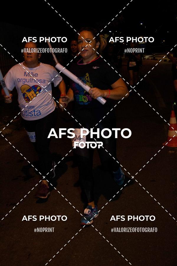 Achetez vos photos de l'vnementNeon Night Run 2019 - Belo Horizonte sur Fotop