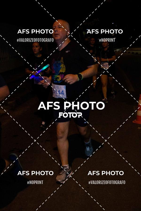 Achetez vos photos de l'vnementNeon Night Run 2019 - Belo Horizonte sur Fotop