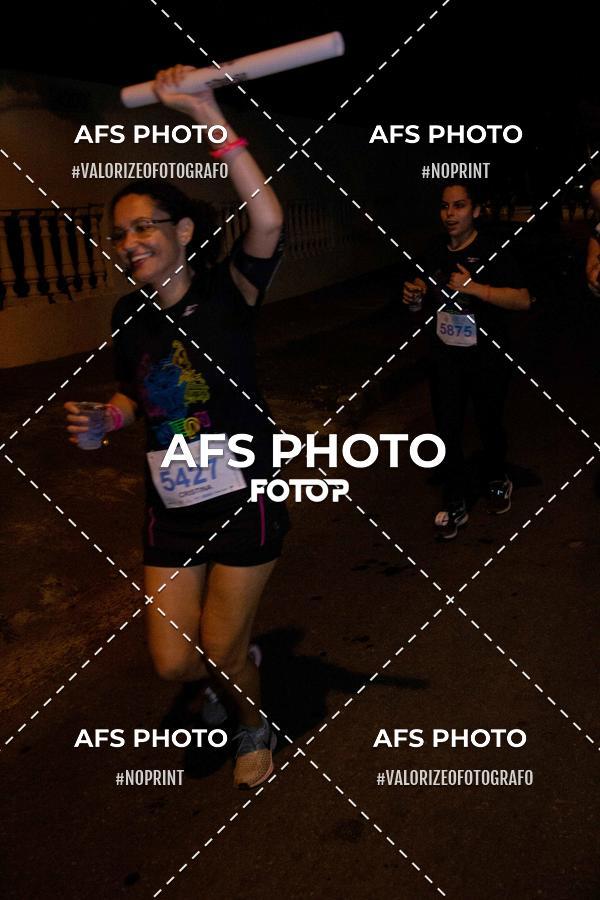 Achetez vos photos de l'vnementNeon Night Run 2019 - Belo Horizonte sur Fotop