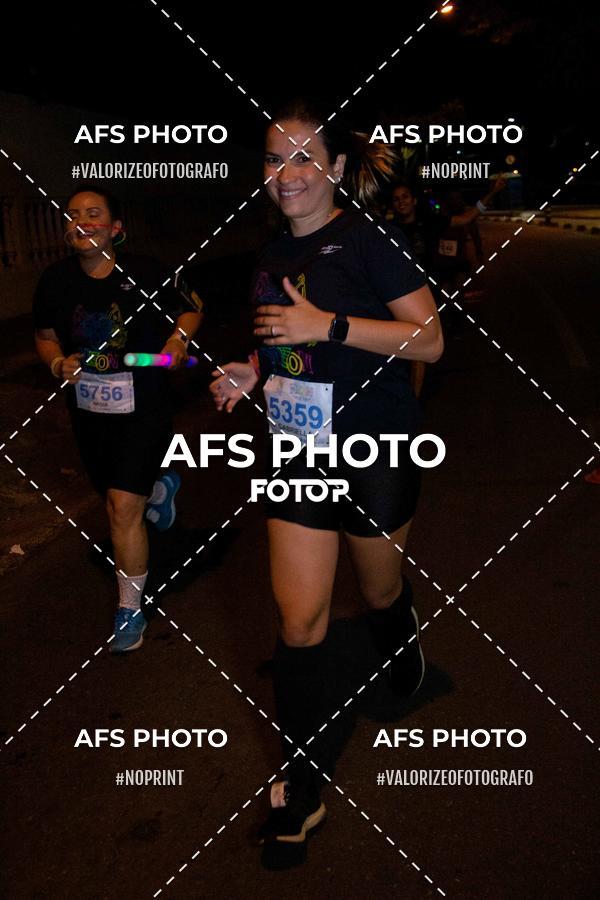 Achetez vos photos de l'vnementNeon Night Run 2019 - Belo Horizonte sur Fotop