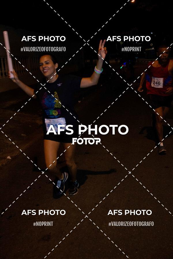 Achetez vos photos de l'vnementNeon Night Run 2019 - Belo Horizonte sur Fotop