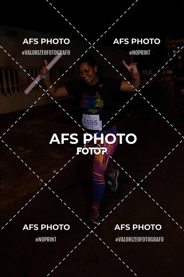 Achetez vos photos de l'vnementNeon Night Run 2019 - Belo Horizonte sur Fotop