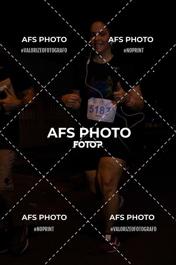 Achetez vos photos de l'vnementNeon Night Run 2019 - Belo Horizonte sur Fotop