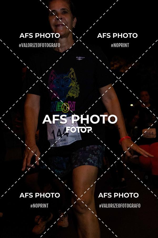 Achetez vos photos de l'vnementNeon Night Run 2019 - Belo Horizonte sur Fotop