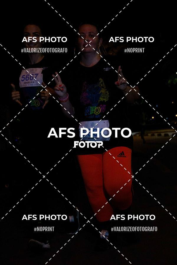 Achetez vos photos de l'vnementNeon Night Run 2019 - Belo Horizonte sur Fotop