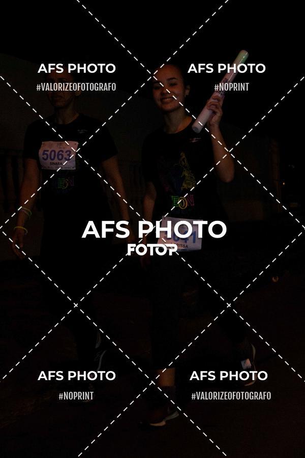 Achetez vos photos de l'vnementNeon Night Run 2019 - Belo Horizonte sur Fotop