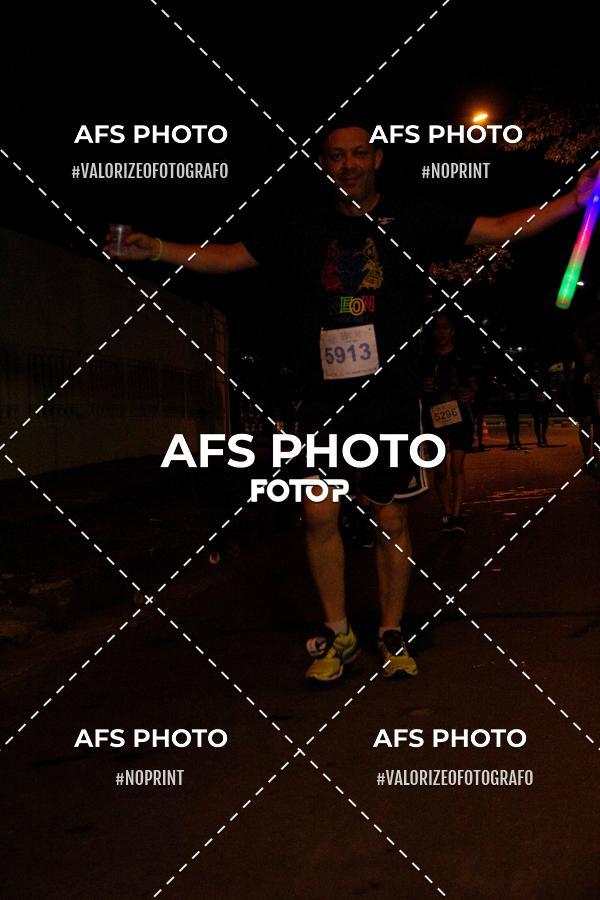 Achetez vos photos de l'vnementNeon Night Run 2019 - Belo Horizonte sur Fotop
