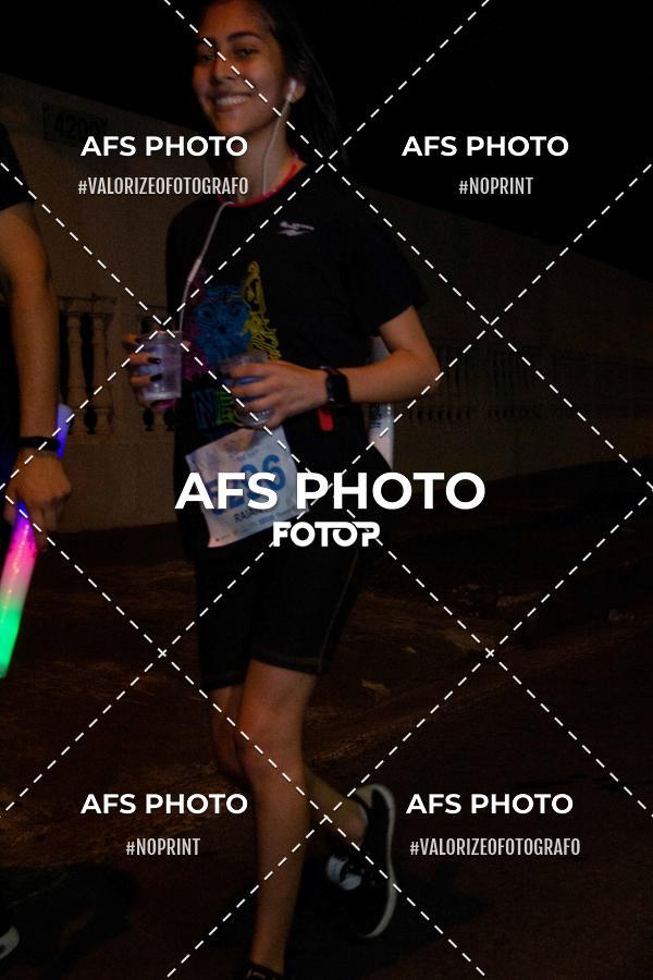 Achetez vos photos de l'vnementNeon Night Run 2019 - Belo Horizonte sur Fotop