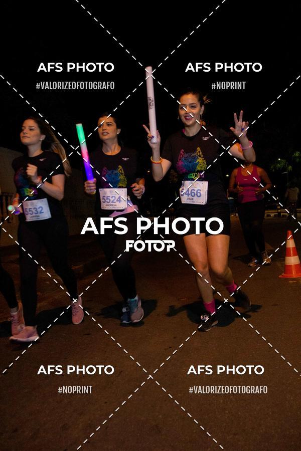 Achetez vos photos de l'vnementNeon Night Run 2019 - Belo Horizonte sur Fotop