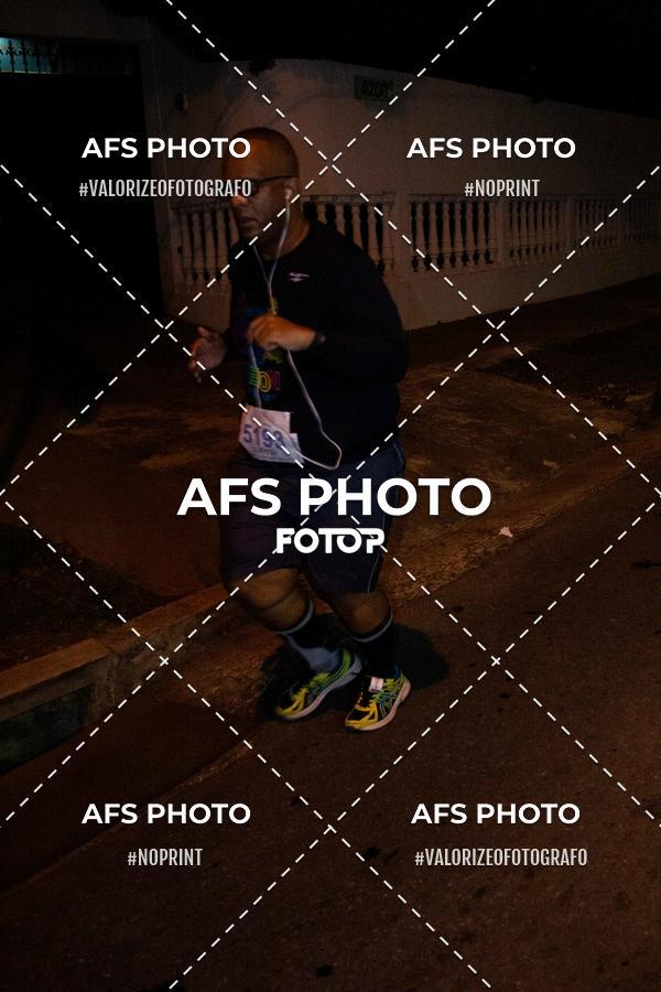 Achetez vos photos de l'vnementNeon Night Run 2019 - Belo Horizonte sur Fotop