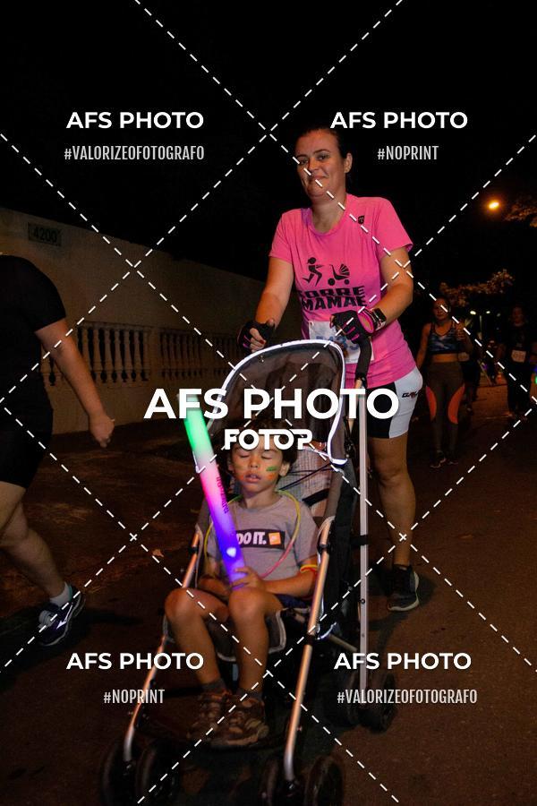 Achetez vos photos de l'vnementNeon Night Run 2019 - Belo Horizonte sur Fotop