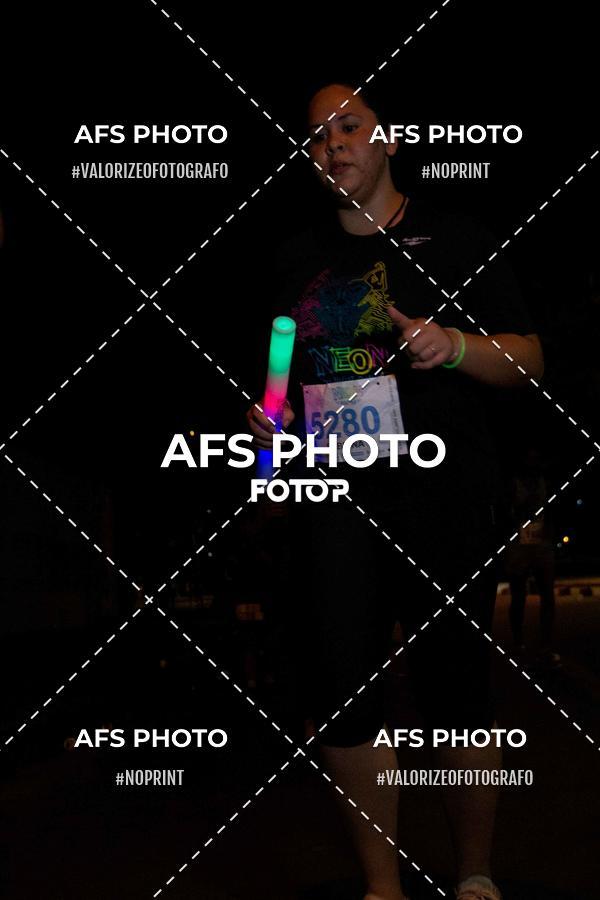 Compra tus fotos del eventoNeon Night Run 2019 - Belo Horizonte En Fotop