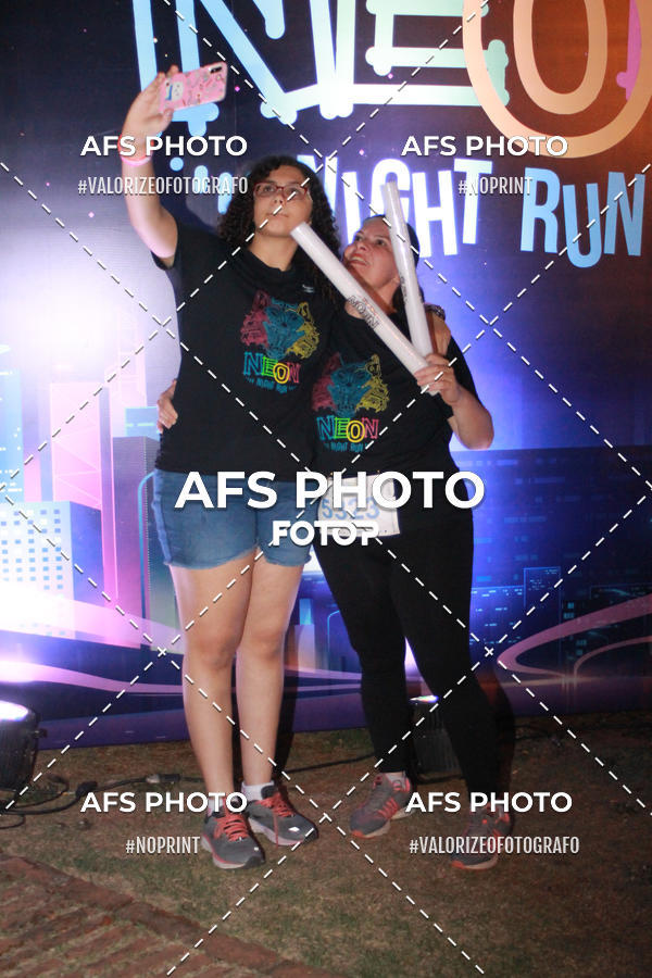 Buy your photos of the eventNeon Night Run 2019 - Belo Horizonte on Fotop