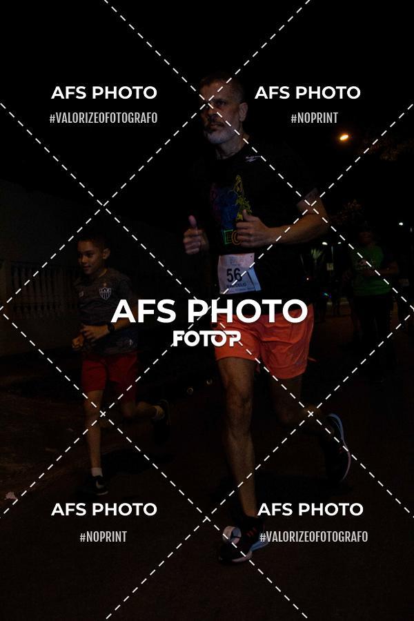 Compra tus fotos del eventoNeon Night Run 2019 - Belo Horizonte En Fotop