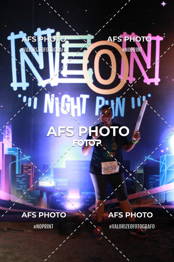Compre as suas fotos do eventoNeon Night Run 2019 - Belo Horizonte no Fotop