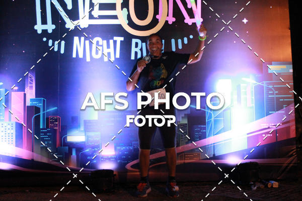 Compre as suas fotos do eventoNeon Night Run 2019 - Belo Horizonte no Fotop