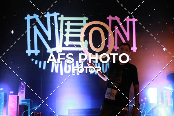 Compre suas fotos do eventoNeon Night Run 2019 - Belo Horizonte no Fotop