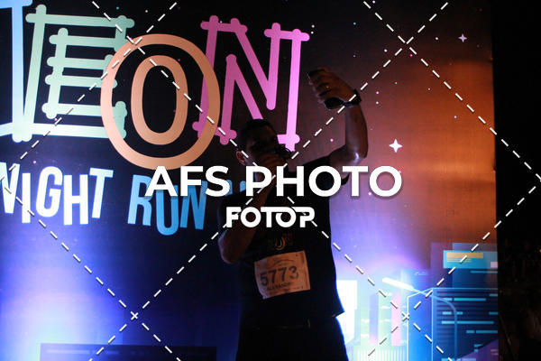 Buy your photos of the eventNeon Night Run 2019 - Belo Horizonte on Fotop