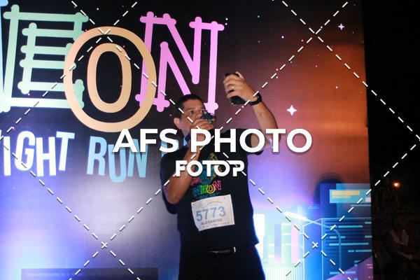Buy your photos of the eventNeon Night Run 2019 - Belo Horizonte on Fotop