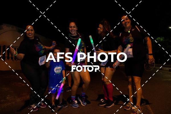 Compre suas fotos do eventoNeon Night Run 2019 - Belo Horizonte no Fotop
