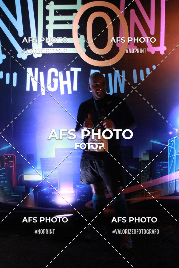 Buy your photos of the eventNeon Night Run 2019 - Belo Horizonte on Fotop