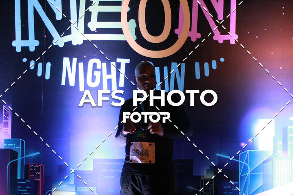 Buy your photos of the eventNeon Night Run 2019 - Belo Horizonte on Fotop