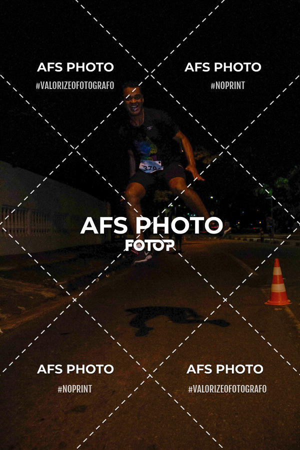Buy your photos of the eventNeon Night Run 2019 - Belo Horizonte on Fotop