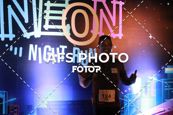 Buy your photos of the eventNeon Night Run 2019 - Belo Horizonte on Fotop
