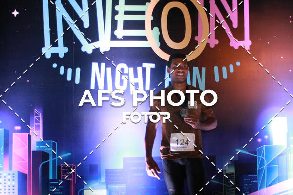 Buy your photos of the eventNeon Night Run 2019 - Belo Horizonte on Fotop