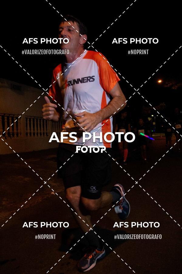 Compre suas fotos do eventoNeon Night Run 2019 - Belo Horizonte no Fotop
