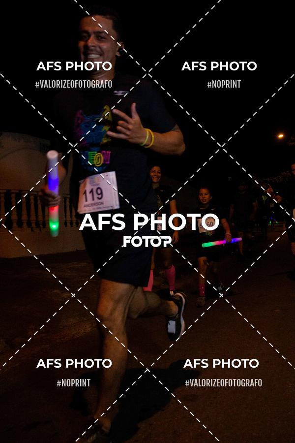 Compre suas fotos do eventoNeon Night Run 2019 - Belo Horizonte no Fotop