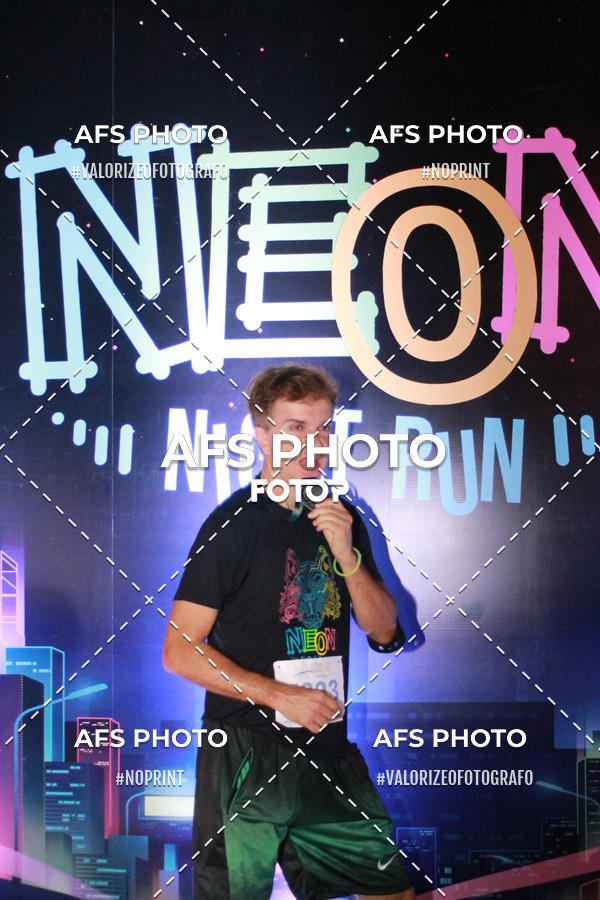 Buy your photos of the eventNeon Night Run 2019 - Belo Horizonte on Fotop