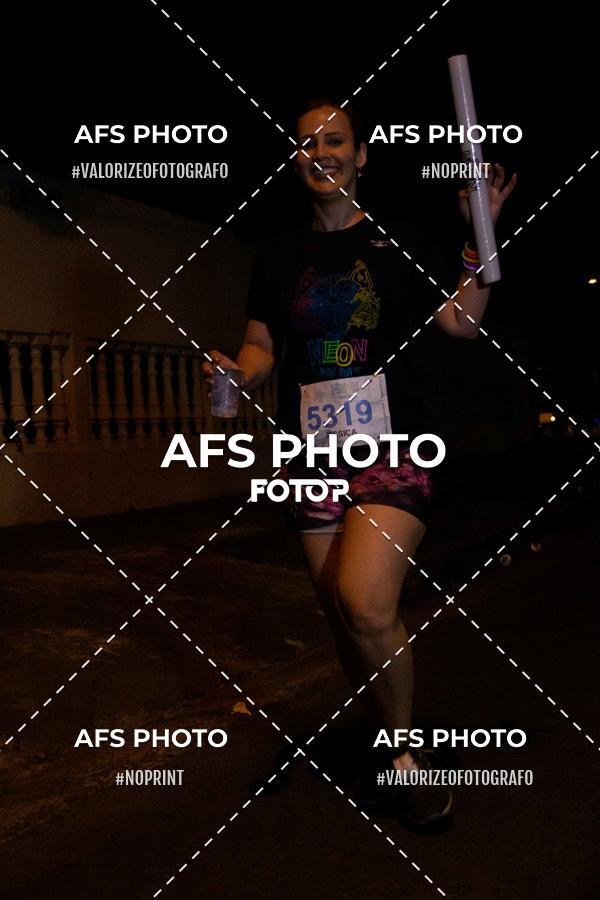 Compre suas fotos do eventoNeon Night Run 2019 - Belo Horizonte no Fotop