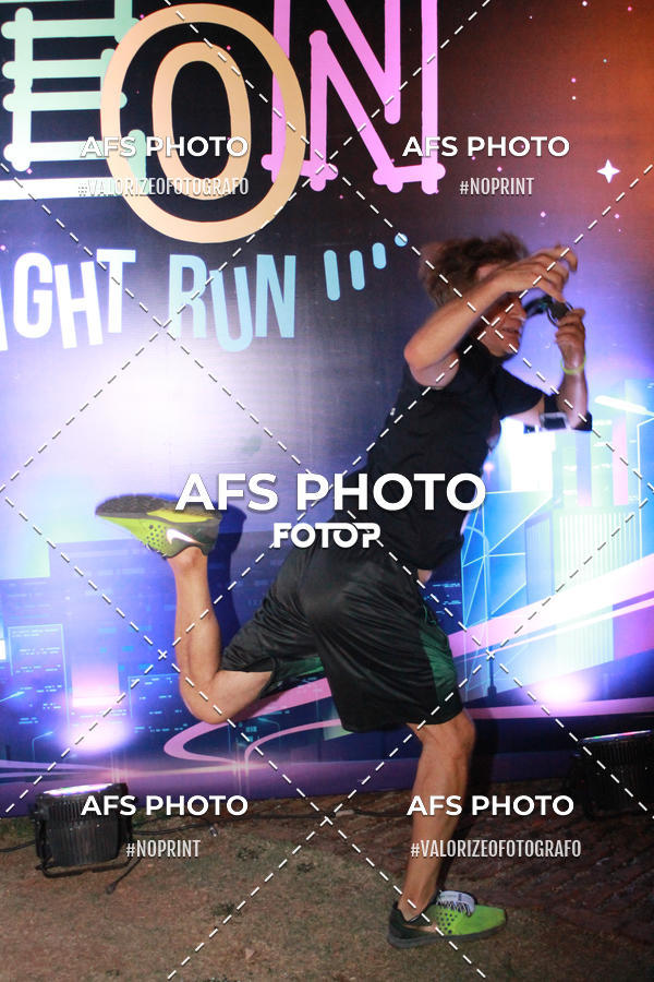 Buy your photos of the eventNeon Night Run 2019 - Belo Horizonte on Fotop