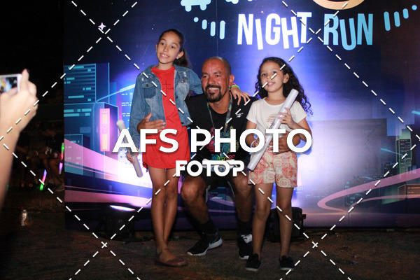 Compra tus fotos del eventoNeon Night Run 2019 - Belo Horizonte En Fotop