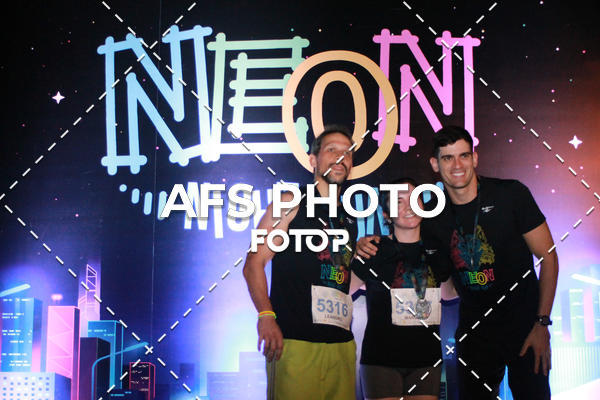 Compra tus fotos del eventoNeon Night Run 2019 - Belo Horizonte En Fotop