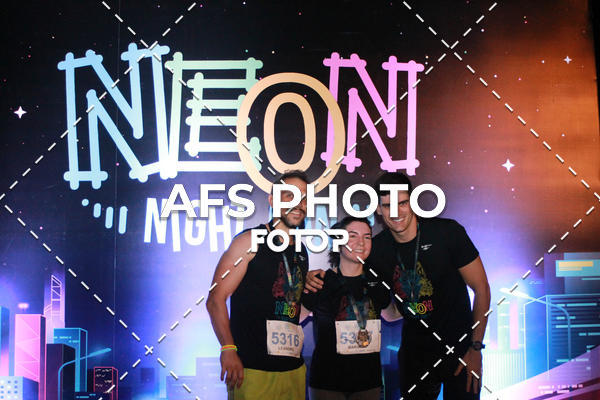 Compra tus fotos del eventoNeon Night Run 2019 - Belo Horizonte En Fotop