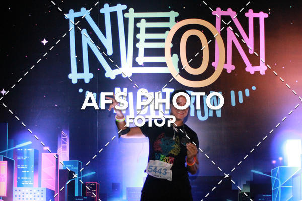 Compra tus fotos del eventoNeon Night Run 2019 - Belo Horizonte En Fotop
