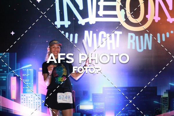 Compre suas fotos do eventoNeon Night Run 2019 - Belo Horizonte no Fotop