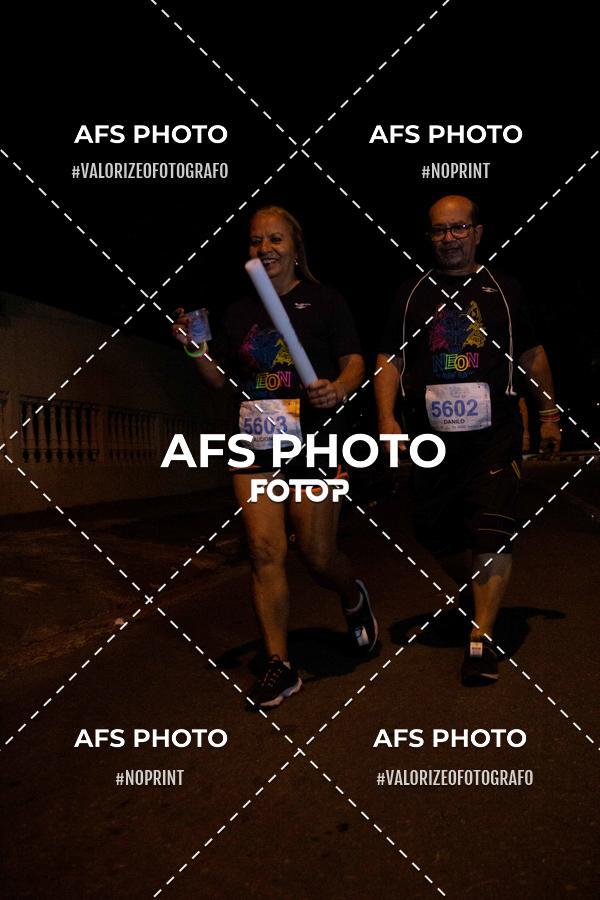 Compra tus fotos del eventoNeon Night Run 2019 - Belo Horizonte En Fotop