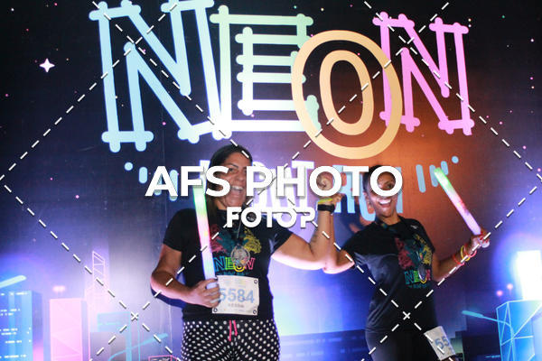 Compra tus fotos del eventoNeon Night Run 2019 - Belo Horizonte En Fotop