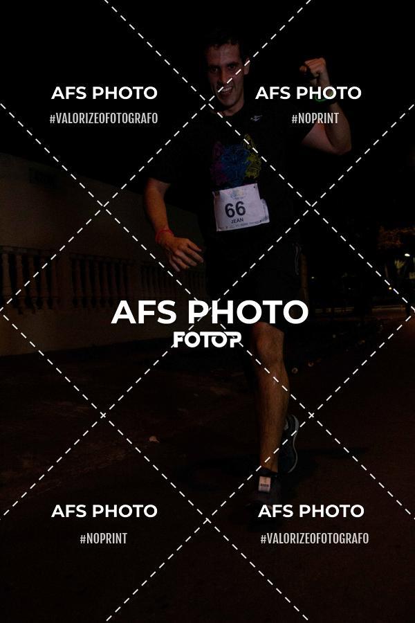 Achetez vos photos de l'vnementNeon Night Run 2019 - Belo Horizonte sur Fotop